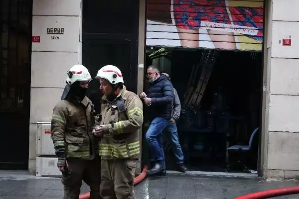 Son dakika haber | Nişantaşı'nda ünlü mağazanın bulunduğu binada yangın