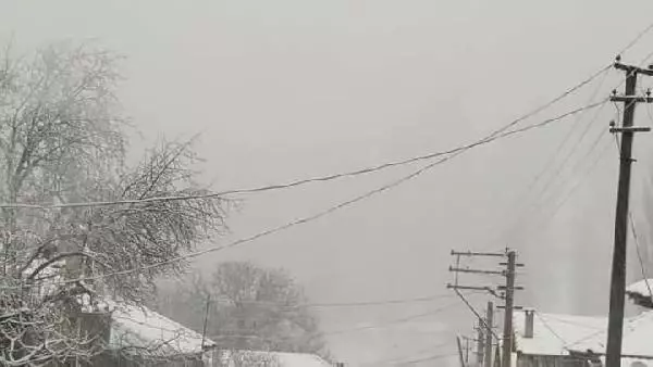 Ödemiş'e yılın ilk karı yağdı Ödemiş'e yılın ilk karı yağdı