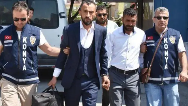 Oğlunu dövdüler diye bir kişiyi öldürüp dördünü yaralayan adam: Gururlu bir aileyiz Oğlunu dövdüler diye bir kişiyi öldürüp dördünü yaralayan adam: Gururlu bir aileyiz