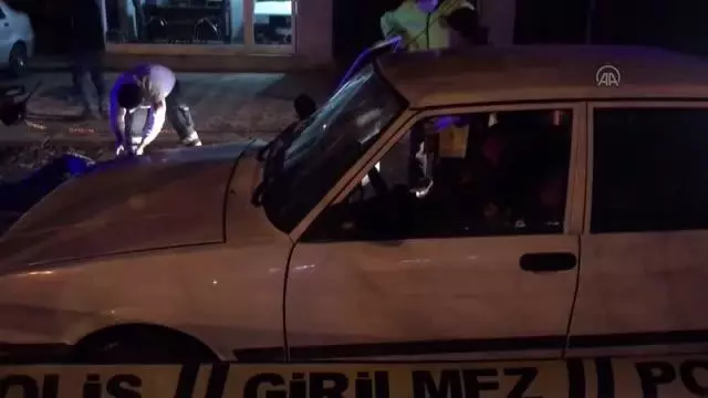 Bursa'da otomobilde tüfekle vurulan iki kişi yaşamını yitirdi Bursa'da otomobilde tüfekle vurulan iki kişi yaşamını yitirdi