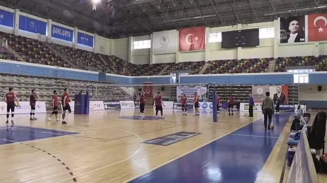 ŞANLIURFA - Haliliye Belediyespor Voleybol Takımı'nın hedefi ligde kalmak ŞANLIURFA - Haliliye Belediyespor Voleybol Takımı'nın hedefi ligde kalmak
