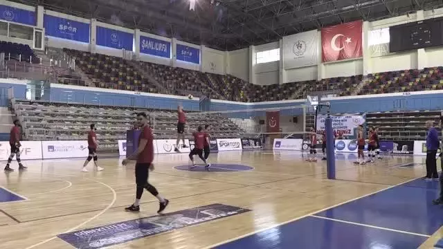 ŞANLIURFA - Haliliye Belediyespor Voleybol Takımı'nın hedefi ligde kalmak ŞANLIURFA - Haliliye Belediyespor Voleybol Takımı'nın hedefi ligde kalmak
