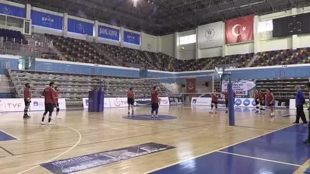 ŞANLIURFA - Haliliye Belediyespor Voleybol Takımı'nın hedefi ligde kalmak ŞANLIURFA - Haliliye Belediyespor Voleybol Takımı'nın hedefi ligde kalmak