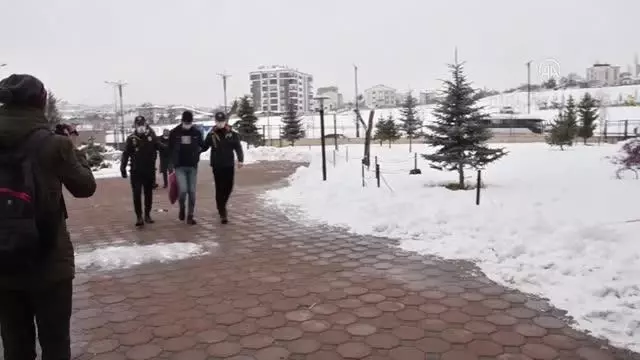 Şantaj yaptıkları ileri sürülen 4 şüpheliden 3'ü tutuklandı Şantaj yaptıkları ileri sürülen 4 şüpheliden 3'ü tutuklandı