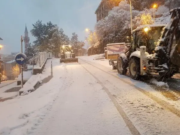 Simav, beyaza büründü Simav, beyaza büründü
