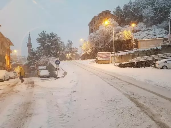 Simav, beyaza büründü Simav, beyaza büründü