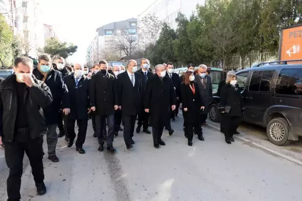 TBMM Başkanı Şentop: Aşının faydalı olduğu konusunda hiçbir tereddüt yok TBMM Başkanı Şentop: Aşının faydalı olduğu konusunda hiçbir tereddüt yok