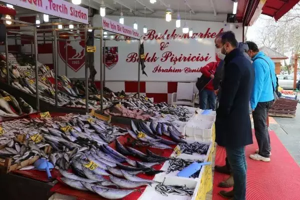 Tezgahlarda barbun, mezgit ve çinakopa talep arttı Tezgahlarda barbun, mezgit ve çinakopa talep arttı