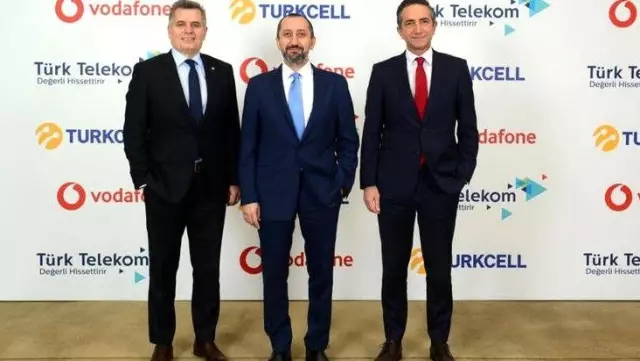 Turkcell, Türk Telekom ve Vodafone yerli mesajlaşma ve sosyal medya uygulamaları için güçlerini birleştirdi Turkcell, Türk Telekom ve Vodafone yerli mesajlaşma ve sosyal medya uygulamaları için güçlerini birleştirdi