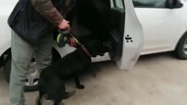 Son Dakika | Uyuşturucu operasyonunda 3 kişi yakalandı Son Dakika | Uyuşturucu operasyonunda 3 kişi yakalandı