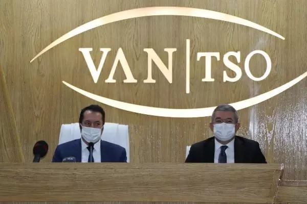 Van'da sanayiciler İran sınırındaki kapının açılmasını isteyerek, dua etti Van'da sanayiciler İran sınırındaki kapının açılmasını isteyerek, dua etti