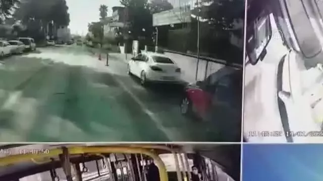 Yere yığılan kişinin yardımına halk otobüsü şoförü koştu Yere yığılan kişinin yardımına halk otobüsü şoförü koştu