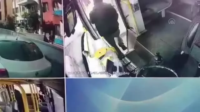 Yere yığılan kişinin yardımına halk otobüsü şoförü koştu Yere yığılan kişinin yardımına halk otobüsü şoförü koştu