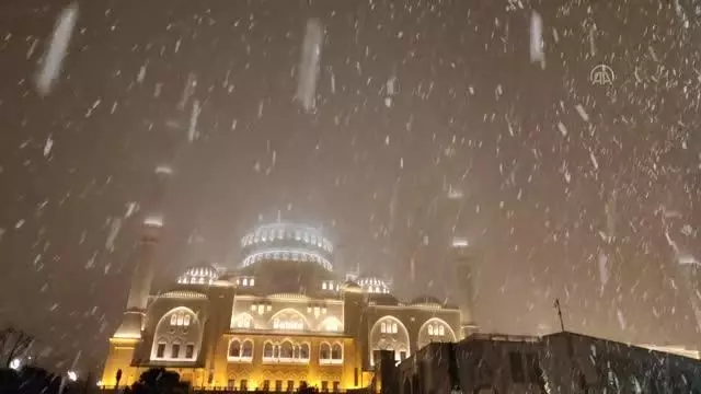 Kentin yüksek kesimlerinde kar yağışı (4) Kentin yüksek kesimlerinde kar yağışı (4)