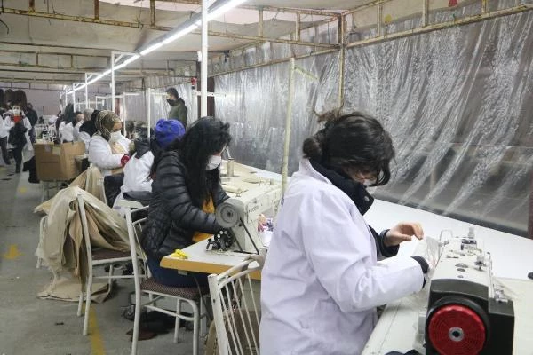 Yüksekova'dan Fransa ve Almanya'ya maske ihracı