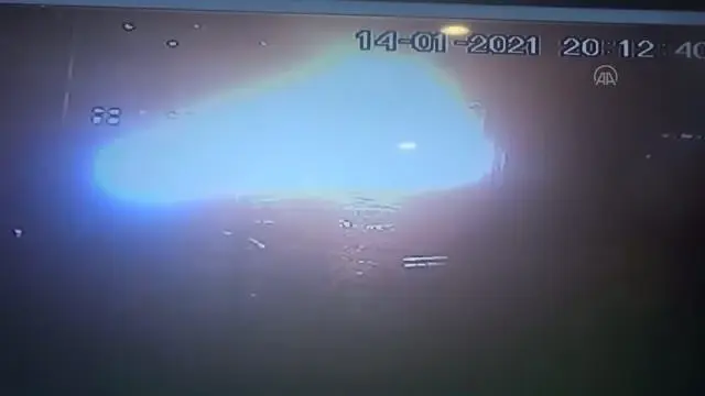 Zincirleme trafik kazasında 3 otomobil yandı 1 kişi öldü (2) Zincirleme trafik kazasında 3 otomobil yandı 1 kişi öldü (2)