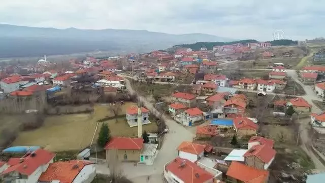 AFYONKARAHİSAR - Güney köyü sakinleri yeniden 'belde' statüsüne kavuşmanın sevincini yaşıyor AFYONKARAHİSAR - Güney köyü sakinleri yeniden 'belde' statüsüne kavuşmanın sevincini yaşıyor