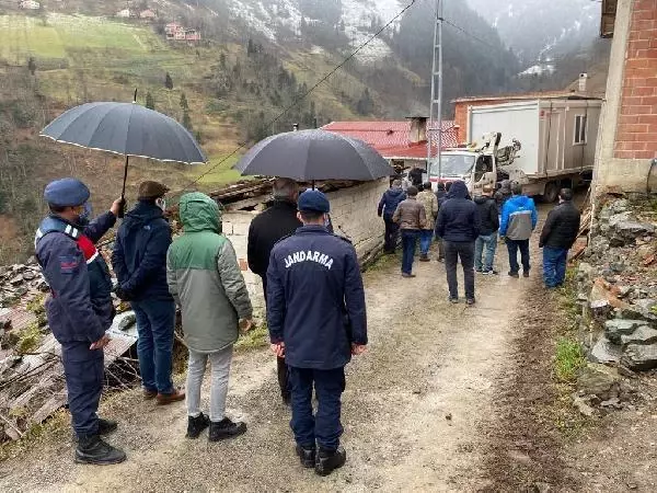 Araklı'da evleri yanan ailelere, konteyner ev desteği