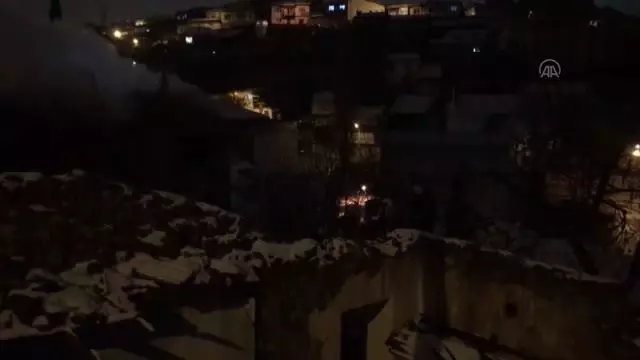 Başkentte bir gecekondu yandı Başkentte bir gecekondu yandı
