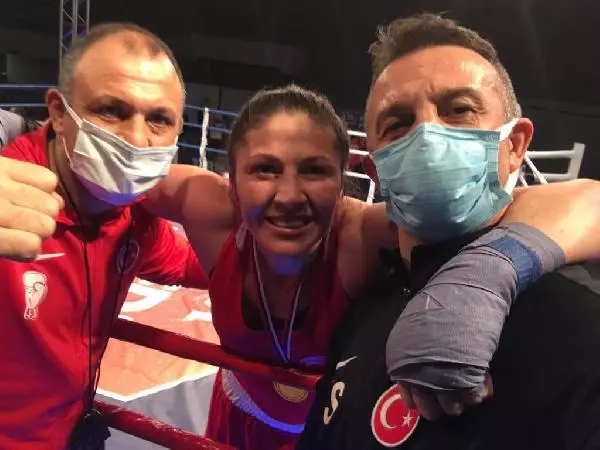 Olimpik Kadın Boks Milli Takımı'ndan 5 madalya Olimpik Kadın Boks Milli Takımı'ndan 5 madalya
