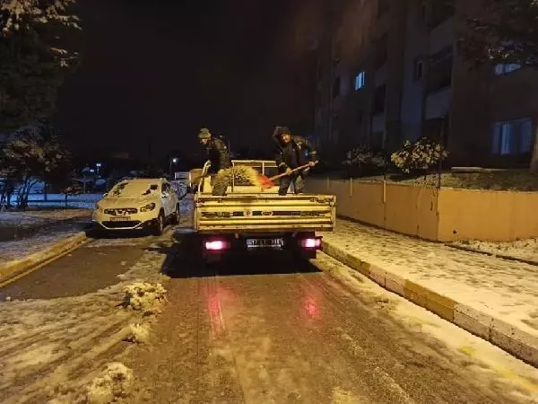 Çanakkale'de kar yağışı başladı (3) Çanakkale'de kar yağışı başladı (3)