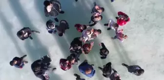 Kars: Dondurucu soğuklar nedeniyle buz tutan şelale ve göller, görenleri hayran bırakıyor Kars: Dondurucu soğuklar nedeniyle buz tutan şelale ve göller, görenleri hayran bırakıyor