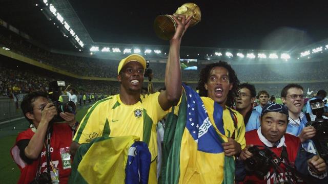 Legendary football player Ronaldinho played in the video with obscene images