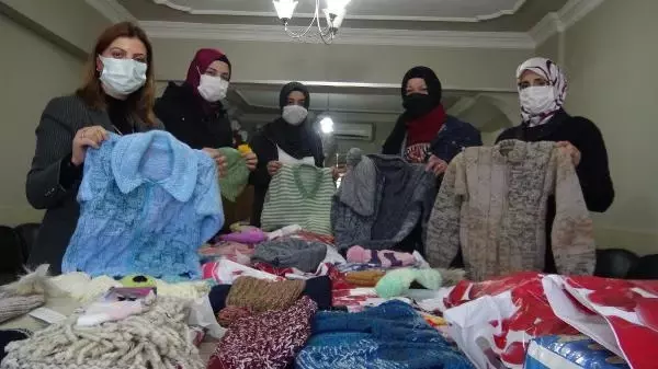 El ele verip, 33 çocuğa kışlık giyecek ördüler El ele verip, 33 çocuğa kışlık giyecek ördüler