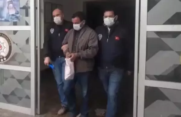 Evlerin kapı kilitlerini çalan şüpheli yakalandı Evlerin kapı kilitlerini çalan şüpheli yakalandı