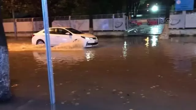 Fethiye'de şiddetli yağış etkili oldu Fethiye'de şiddetli yağış etkili oldu