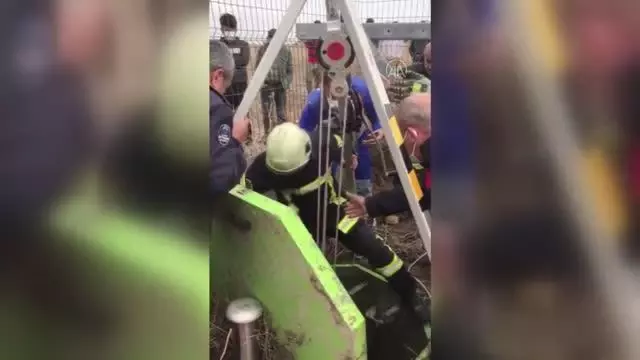 Foseptiğe düşen işçiyi itfaiye kurtardı Foseptiğe düşen işçiyi itfaiye kurtardı
