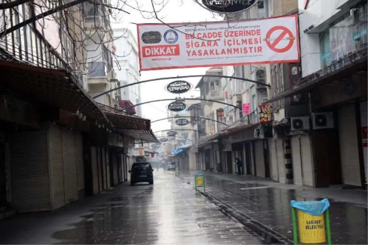Gaziantep'te işlek cadde ve meydanlar boş kaldı
