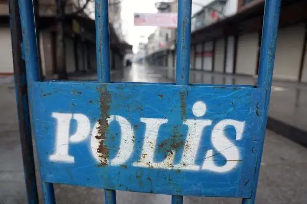 Gaziantep'te işlek cadde ve meydanlar boş kaldı Gaziantep'te işlek cadde ve meydanlar boş kaldı