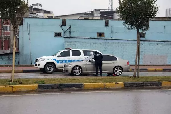 Gaziantep'te işlek cadde ve meydanlar boş kaldı Gaziantep'te işlek cadde ve meydanlar boş kaldı