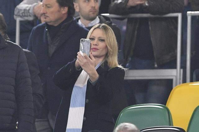 Beautiful model Anna Falchi undressed after Lazio's Rome victory