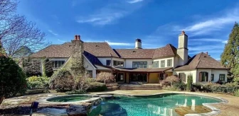 Hollywood'un en zengin aktörü Dwayne Johnson havuzlu çiftlik evini zararına satıyor