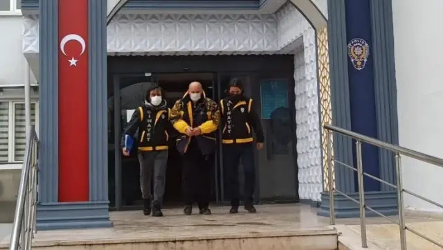 İki arkadaşını pompalı tüfekle öldüren zanlının sözleri şaşkına çevirdi: Ölüm korkusuyla vurdum, pişmanım İki arkadaşını pompalı tüfekle öldüren zanlının sözleri şaşkına çevirdi: Ölüm korkusuyla vurdum, pişmanım