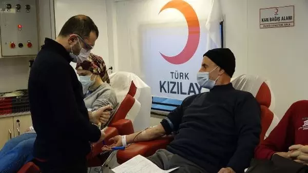 İş insanından 'akaryakıt ödüllü' kan bağışı kampanyası İş insanından 'akaryakıt ödüllü' kan bağışı kampanyası