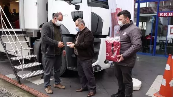 İş insanından 'akaryakıt ödüllü' kan bağışı kampanyası İş insanından 'akaryakıt ödüllü' kan bağışı kampanyası