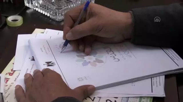 İsrail'in tutukladığı oksijen tüpüne bağlı kanser hastası Filistinli Ebu Ahur'un hayatından endişe ediliyor İsrail'in tutukladığı oksijen tüpüne bağlı kanser hastası Filistinli Ebu Ahur'un hayatından endişe ediliyor
