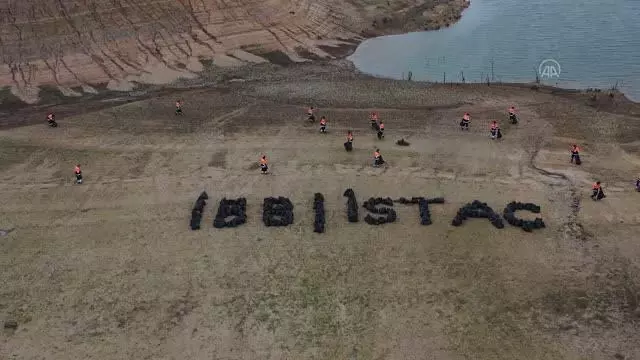 İstanbul'un barajları 40 ton atıktan temizlendi İstanbul'un barajları 40 ton atıktan temizlendi