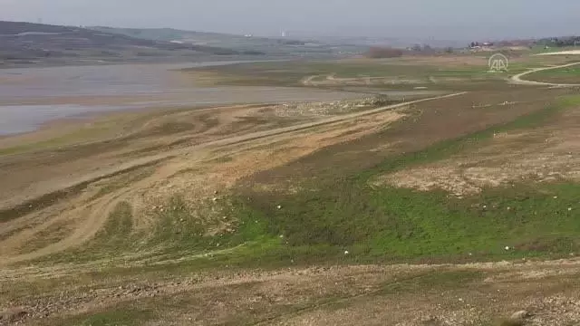 İstanbul'un barajları 40 ton atıktan temizlendi İstanbul'un barajları 40 ton atıktan temizlendi