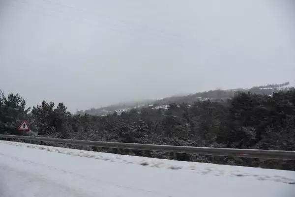 İzmir'de kar yağışı kentte coşku yarattı İzmir'de kar yağışı kentte coşku yarattı