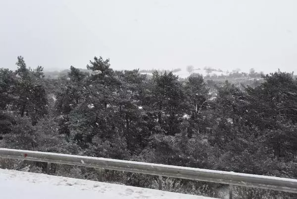 İzmir'de kar yağışı kentte coşku yarattı İzmir'de kar yağışı kentte coşku yarattı