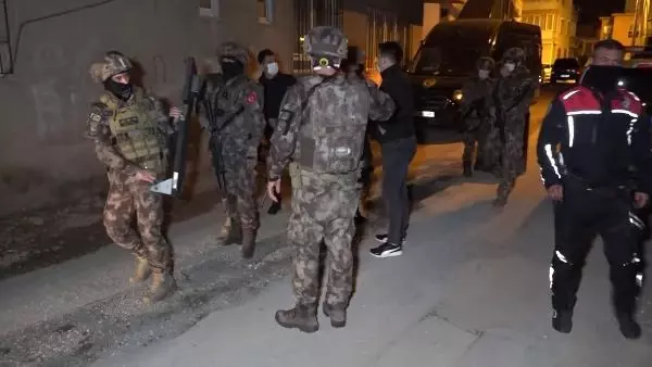 KADES butonuna bastı, polis alarma geçti KADES butonuna bastı, polis alarma geçti