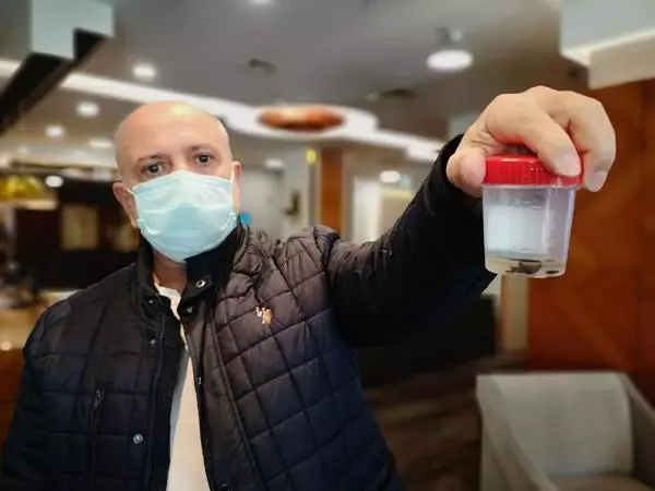 Kanser sandılar, biyopsi bile yapıldı; akciğerinden 32 yıl sonra çam fıstığı çıktı Kanser sandılar, biyopsi bile yapıldı; akciğerinden 32 yıl sonra çam fıstığı çıktı