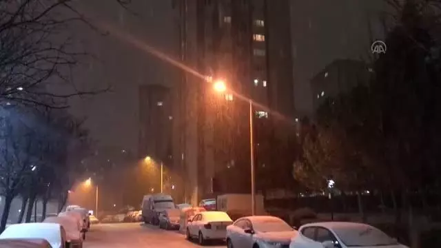 Kar yağışı etkili oluyor Kar yağışı etkili oluyor
