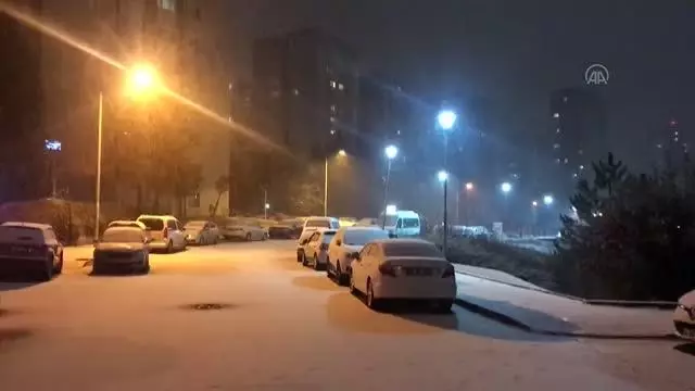 Kar yağışı etkili oluyor Kar yağışı etkili oluyor