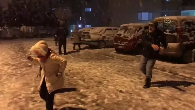 BALIKESİR - Yoğun kar yağışı etkili oluyor BALIKESİR - Yoğun kar yağışı etkili oluyor