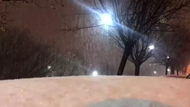 Kar yağışı etkili oluyor Kar yağışı etkili oluyor